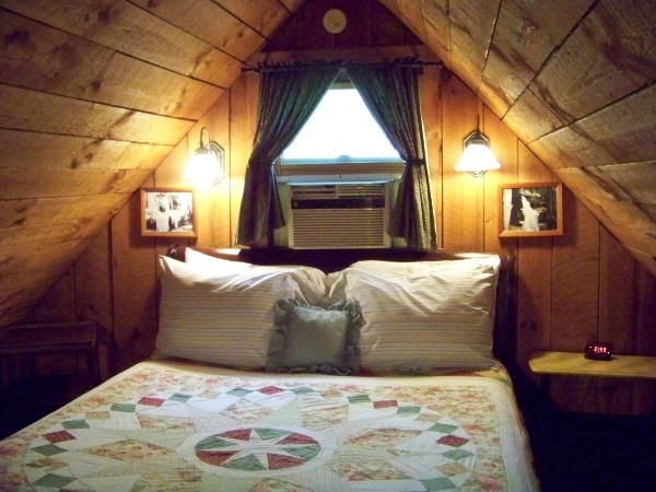 Hocking Hills Cabins, Anniversary (photo #2)